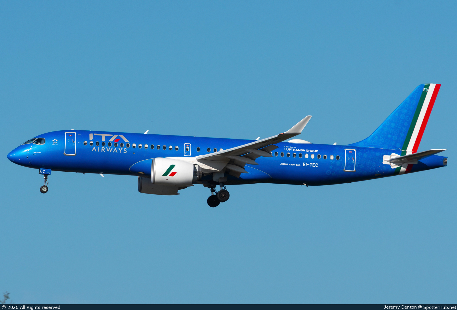 Photo of EI-TEC - Airbus A220-300 operated by ITA Airways