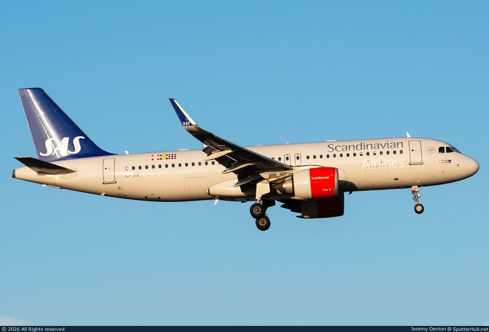 Photo of EI-SIE - Airbus A320-251N operated by SAS Connect