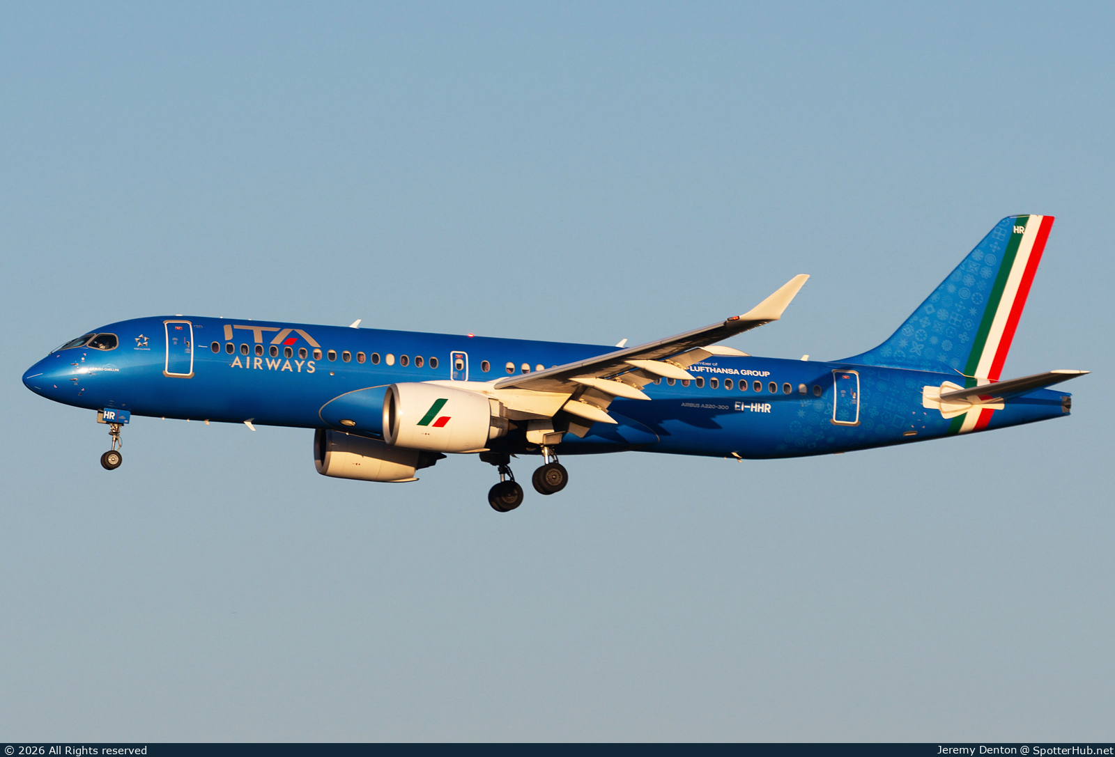 Photo of EI-HHR - Airbus A220-300 operated by ITA Airways
