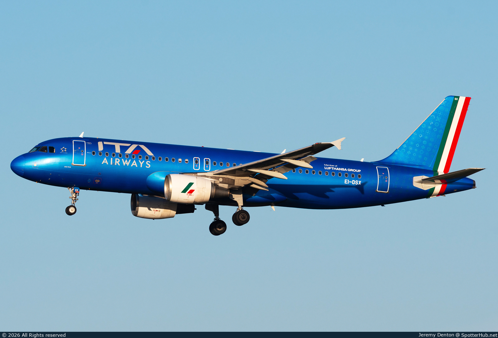 Photo of EI-DSX - Airbus A320-216 operated by ITA Airways