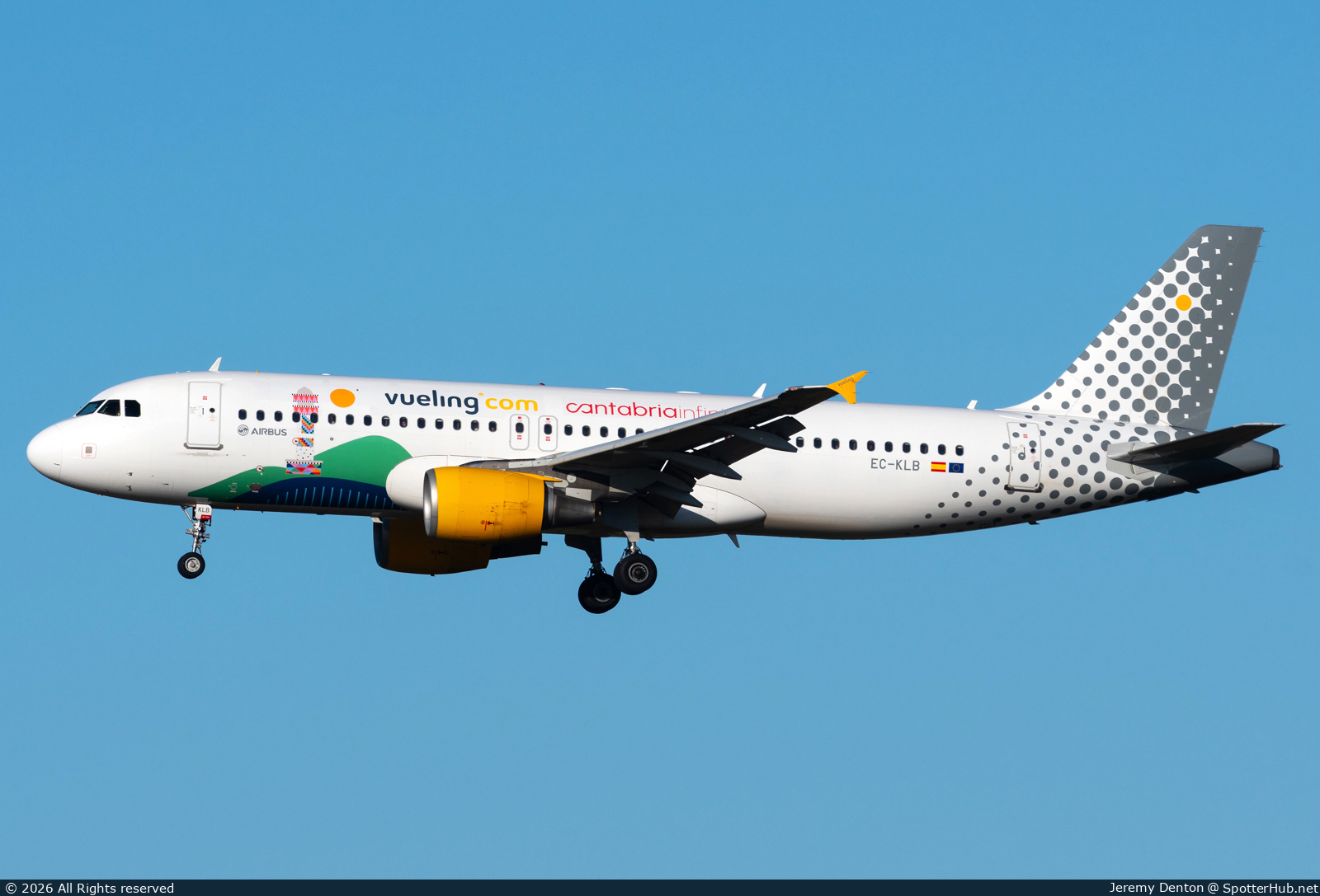 Photo of EC-KLB - Airbus A320-214 operated by Vueling