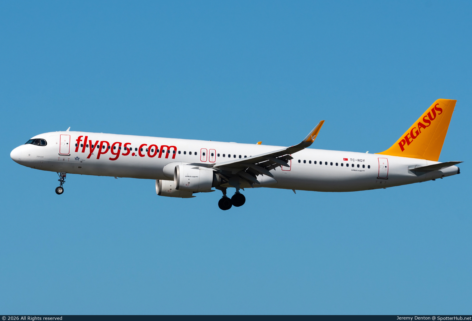 Photo of TC-RDY - Airbus A321-251NX operated by Pegasus Airlines