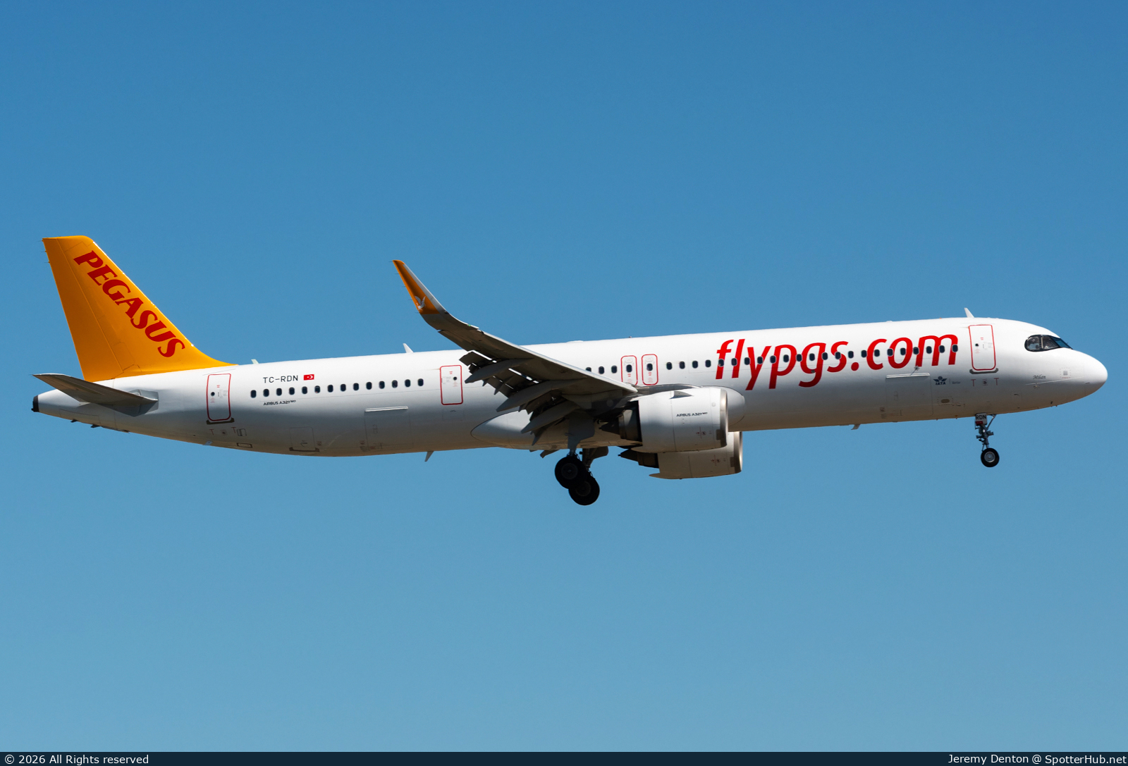 Photo of TC-RDN - Airbus A321-251NX operated by Pegasus Airlines
