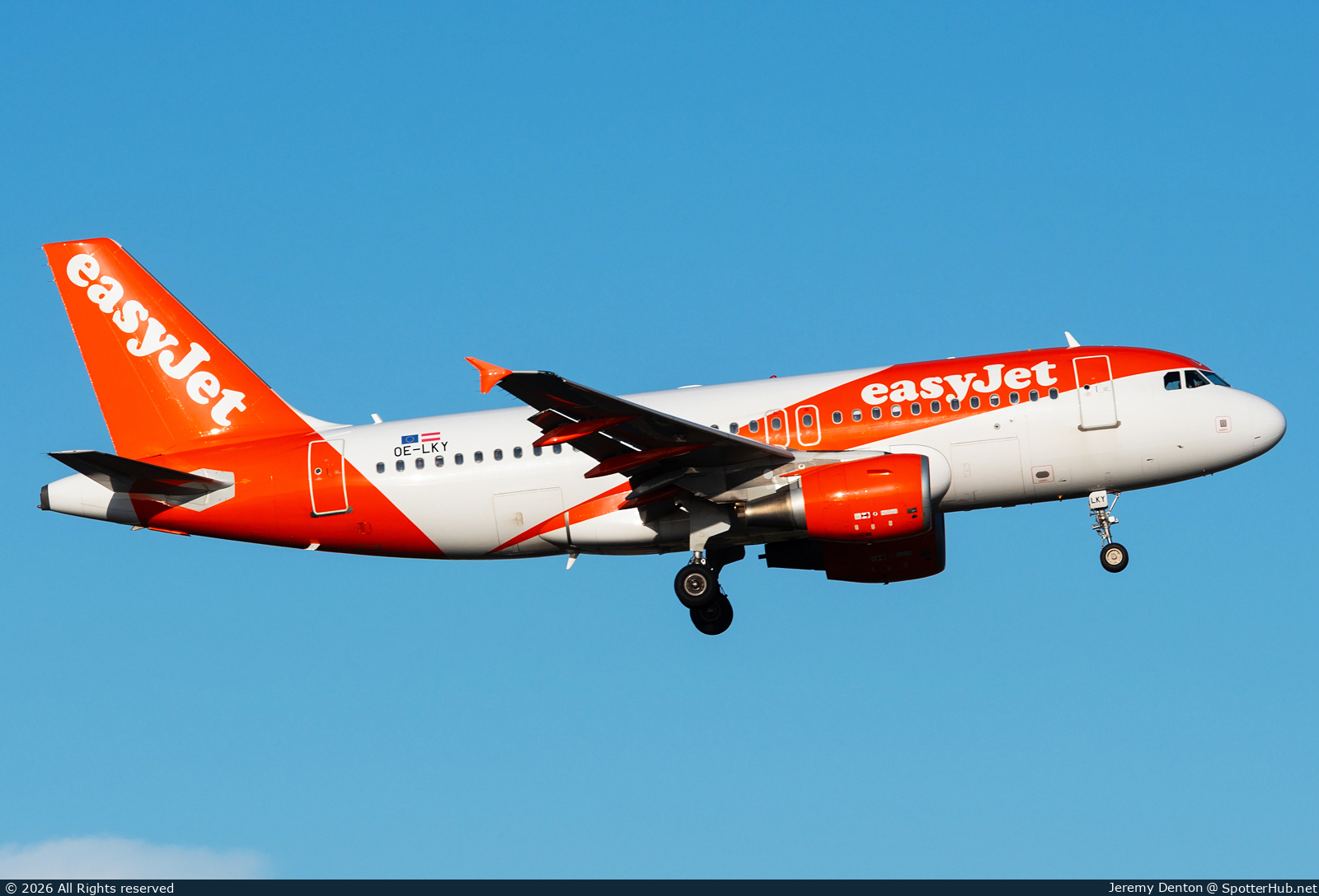 Photo of OE-LKY - Airbus A319-111 operated by easyJet Europe