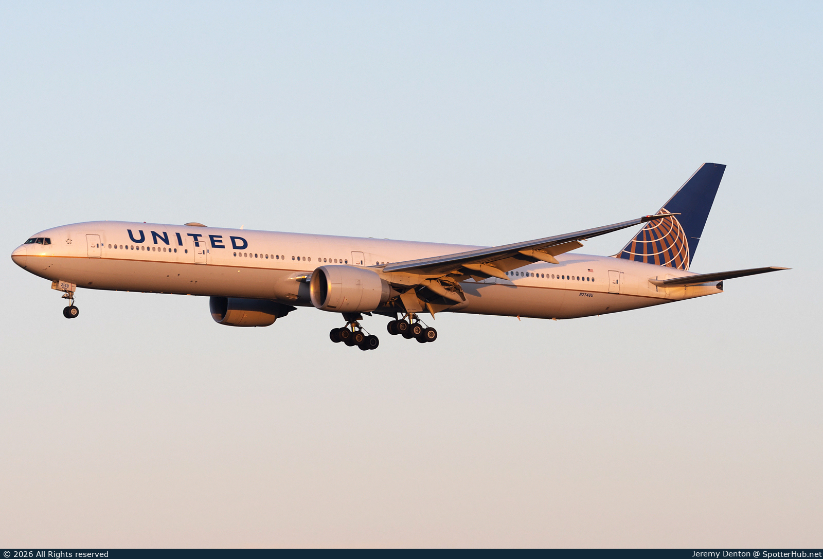 Photo of N2748U - Boeing 777-322(ER) operated by United Airlines