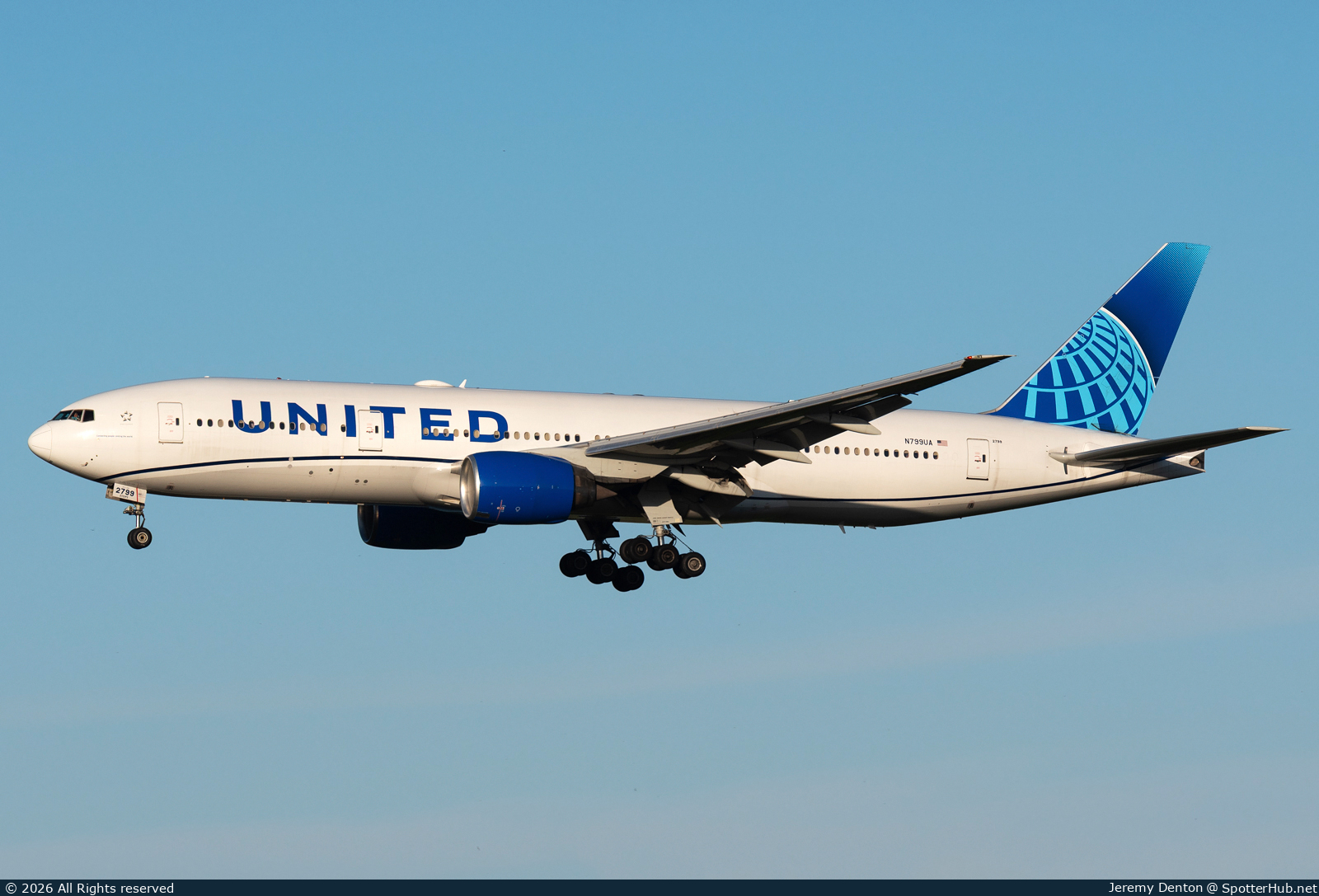 Photo of N799UA - Boeing 777-222(ER) operated by United Airlines