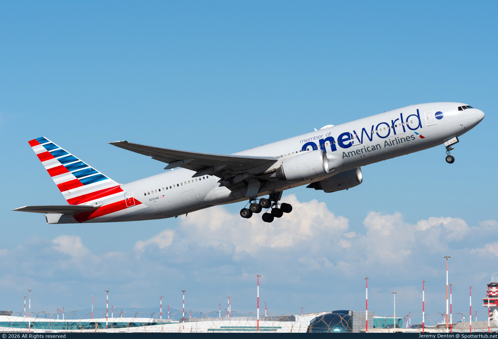 Photo of N791AN - Boeing 777-223(ER) operated by American Airlines