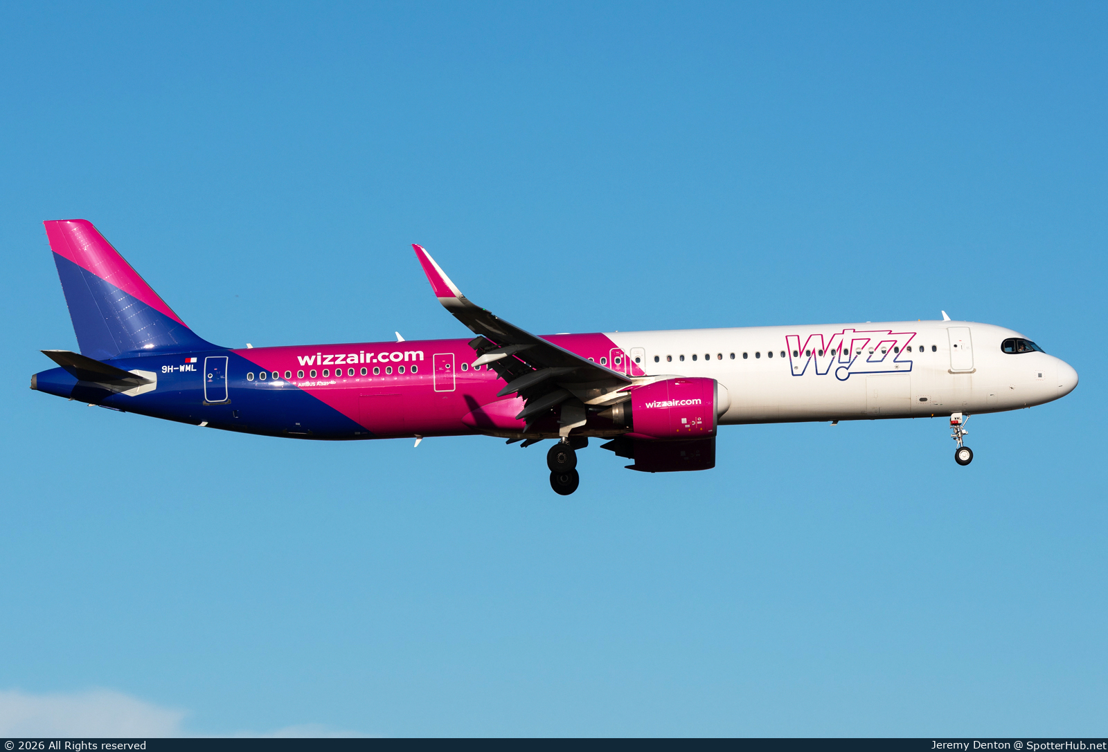 Photo of 9H-WML - Airbus A321-271NX operated by Wizz Air Malta