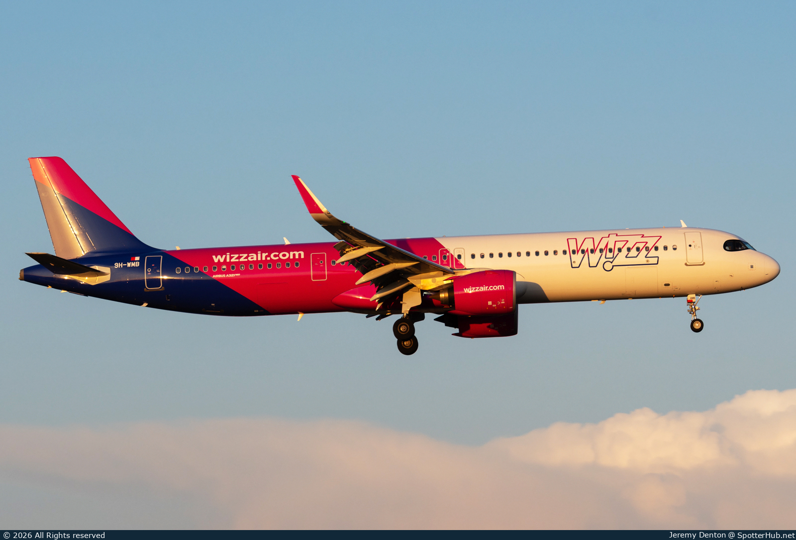 Photo of 9H-WMB - Airbus A321-271NX operated by Wizz Air Malta