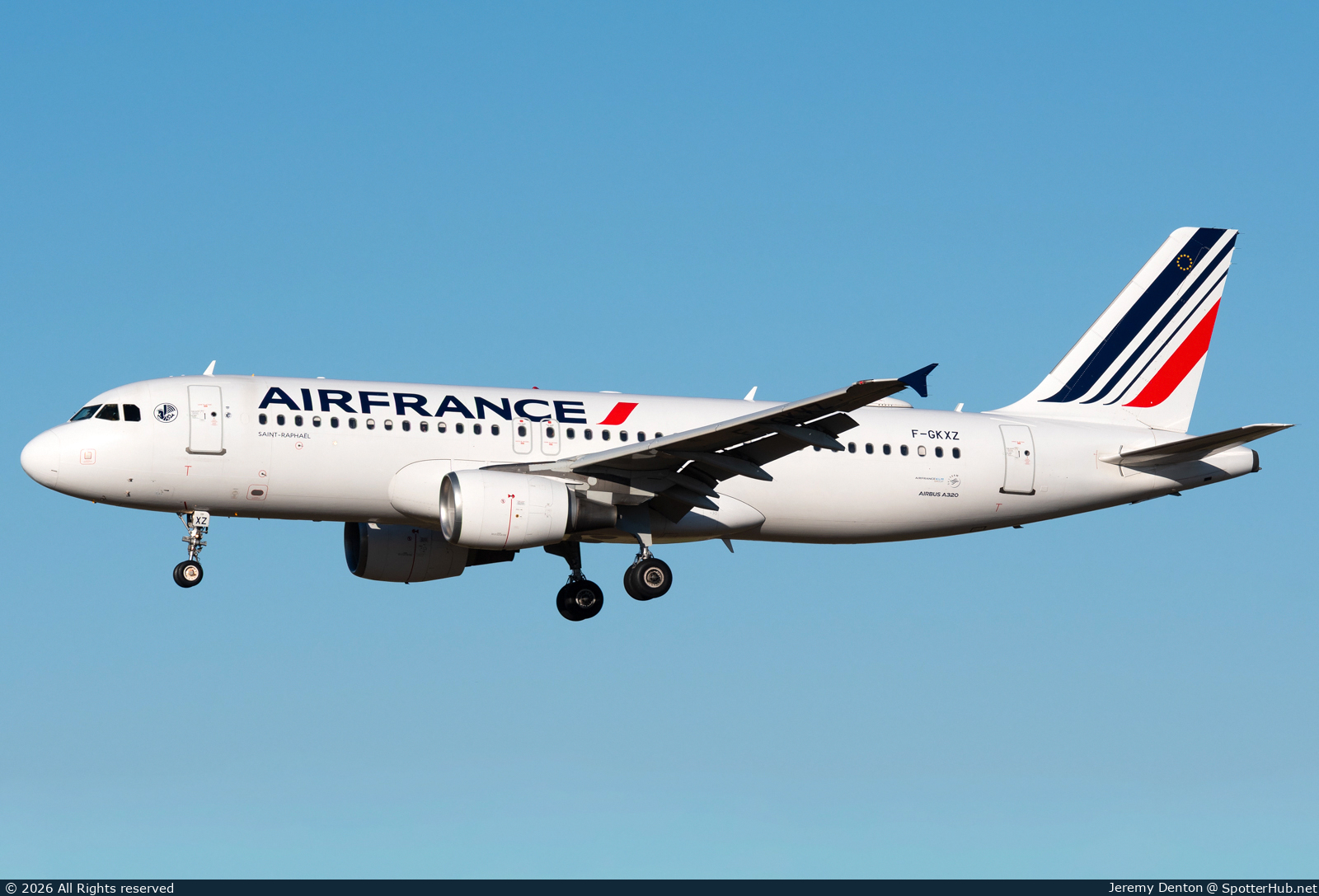 Photo of F-GKXZ - Airbus A320-214 operated by Air France