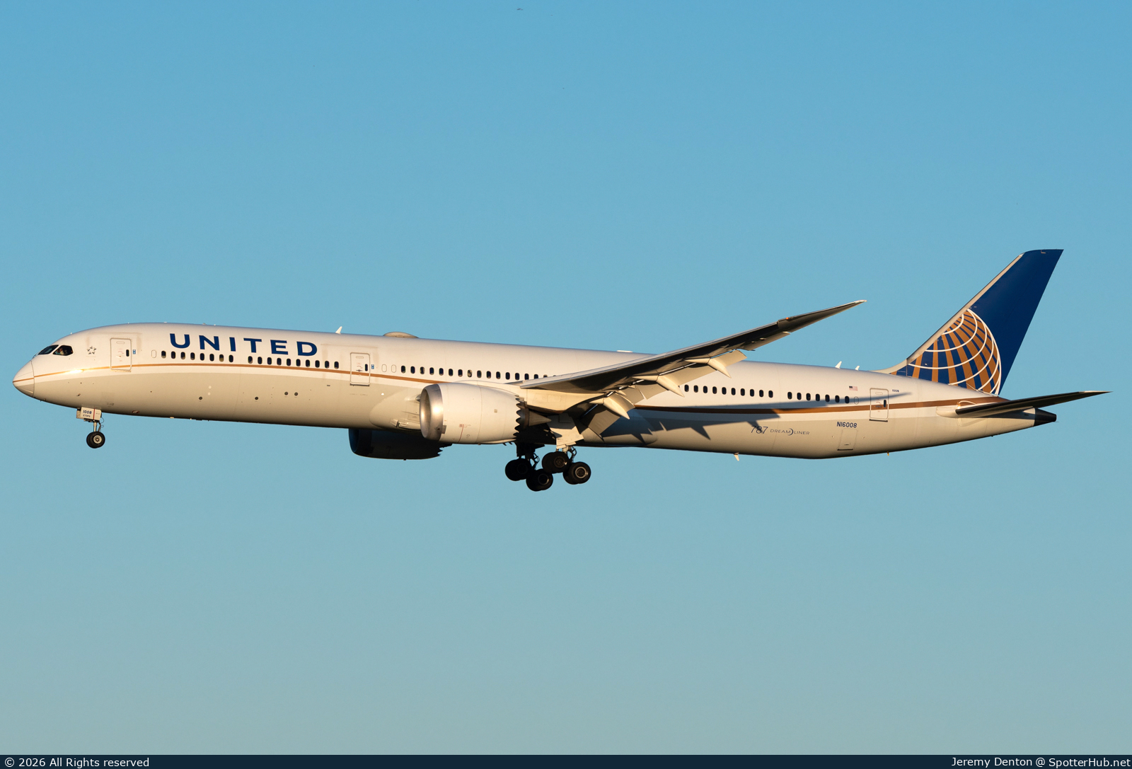 Photo of N16008 - Boeing 787-10 Dreamliner operated by United Airlines