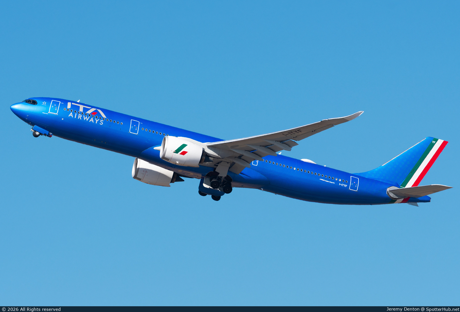 Photo of I-ITYF - Airbus A330-941 operated by ITA Airways