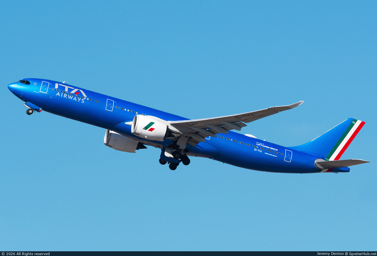 Photo of EI-TYA - Airbus A330-941 operated by ITA Airways