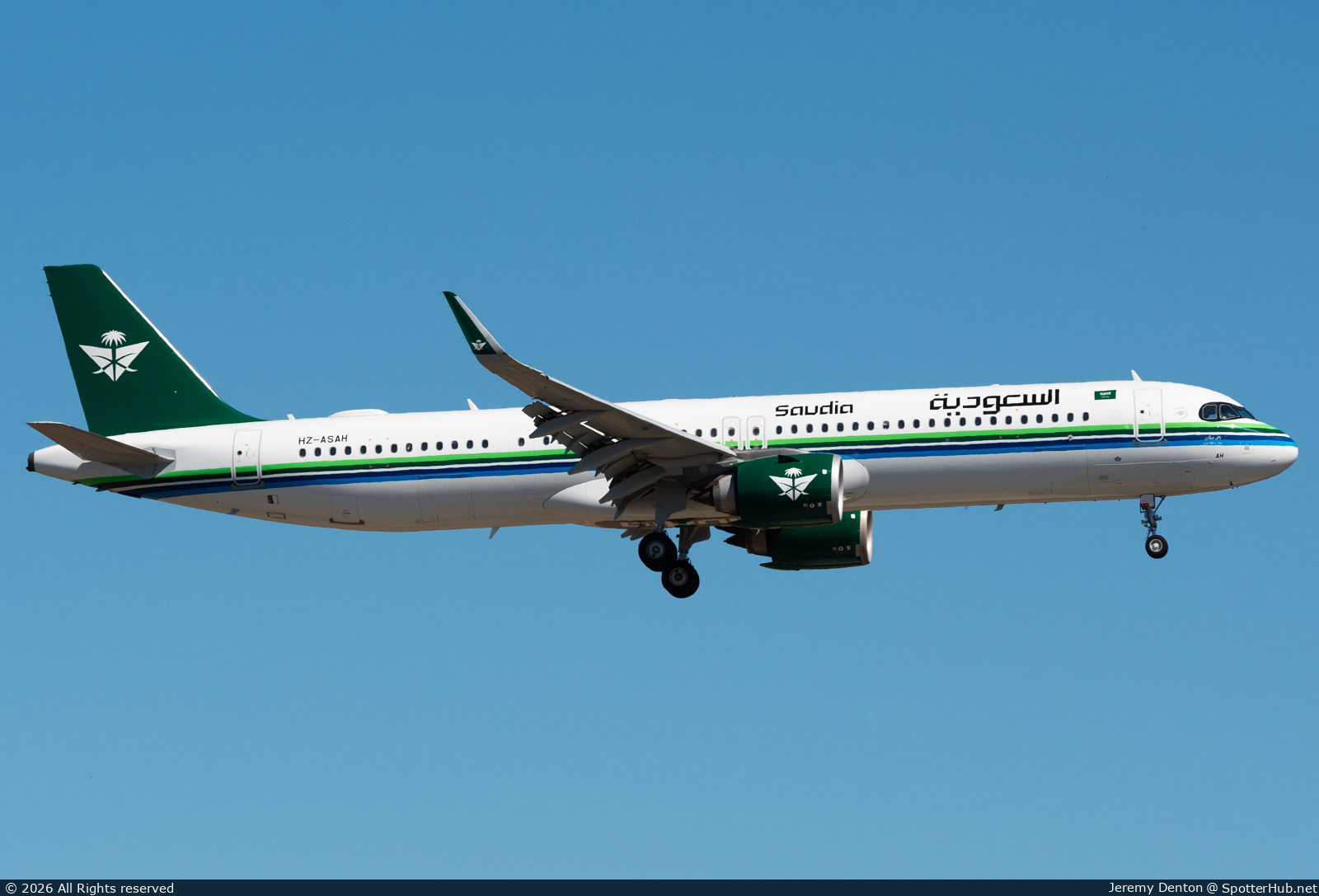 Photo of HZ-ASAH - Airbus A321-251NX operated by Saudia