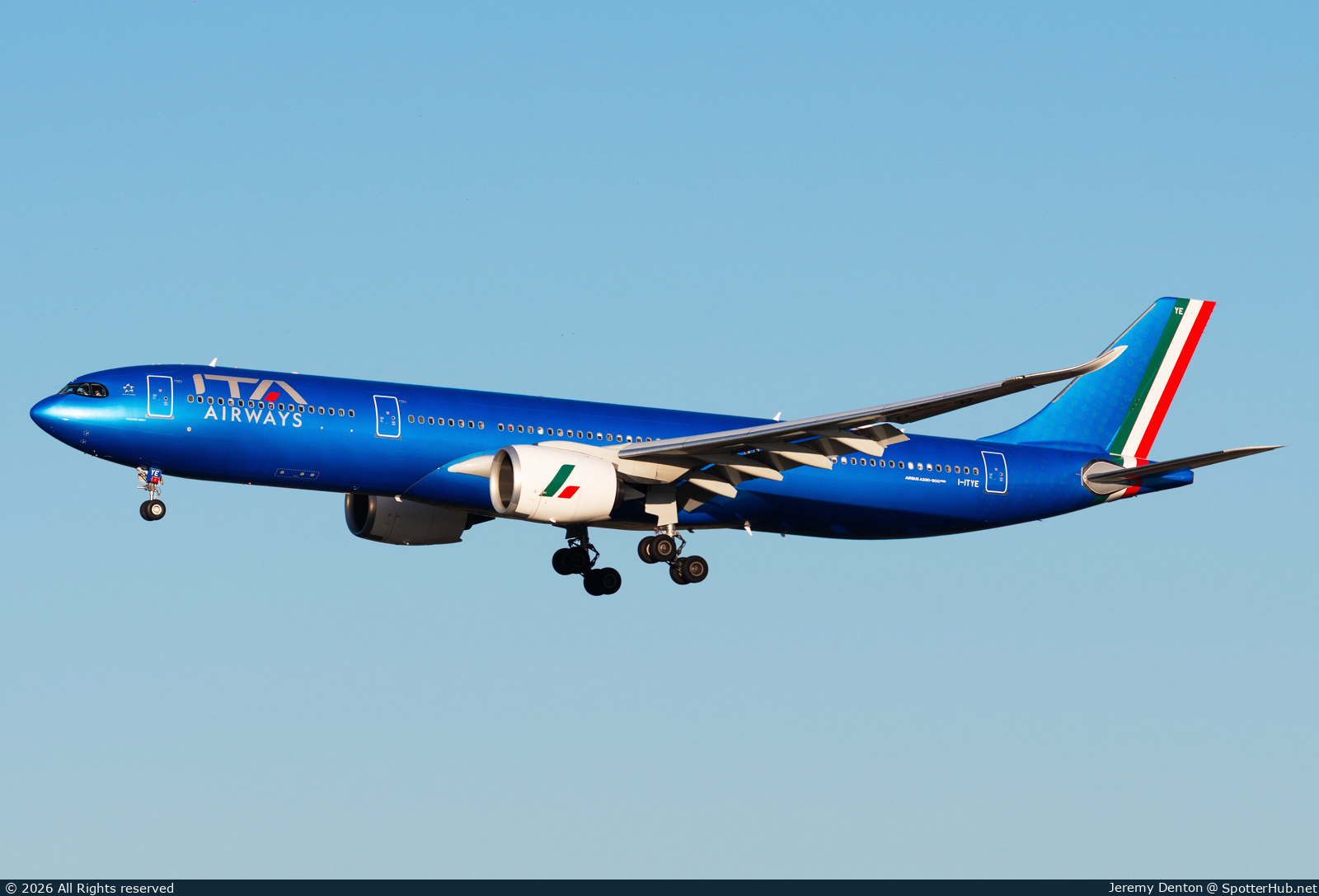 Photo of I-ITYE - Airbus A330-941 operated by ITA Airways