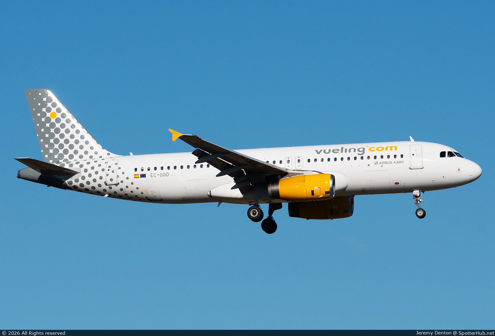 Photo of EC-OGD - Airbus A320-232 operated by Vueling