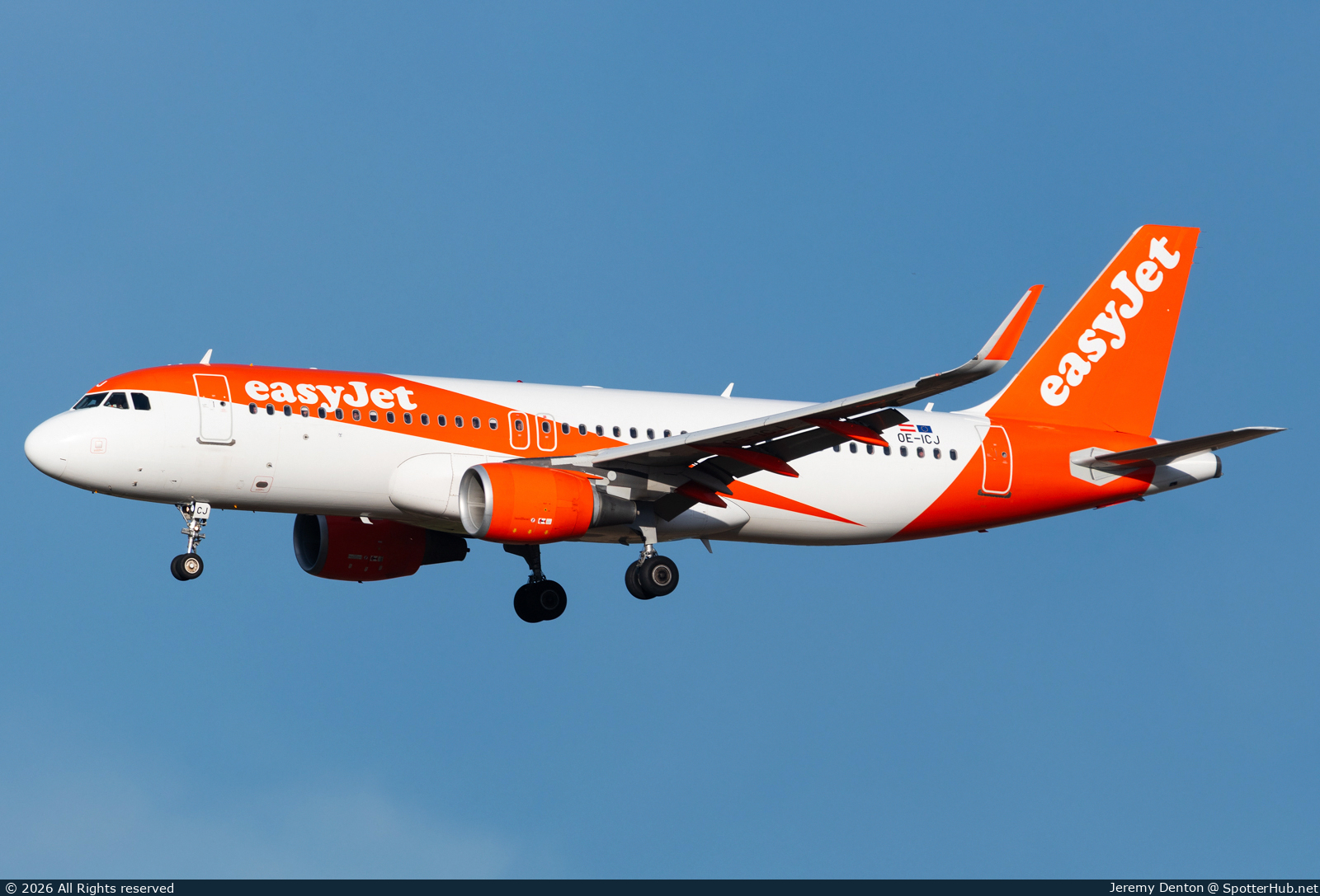 Photo of OE-ICJ - Airbus A320-214 operated by easyJet Europe