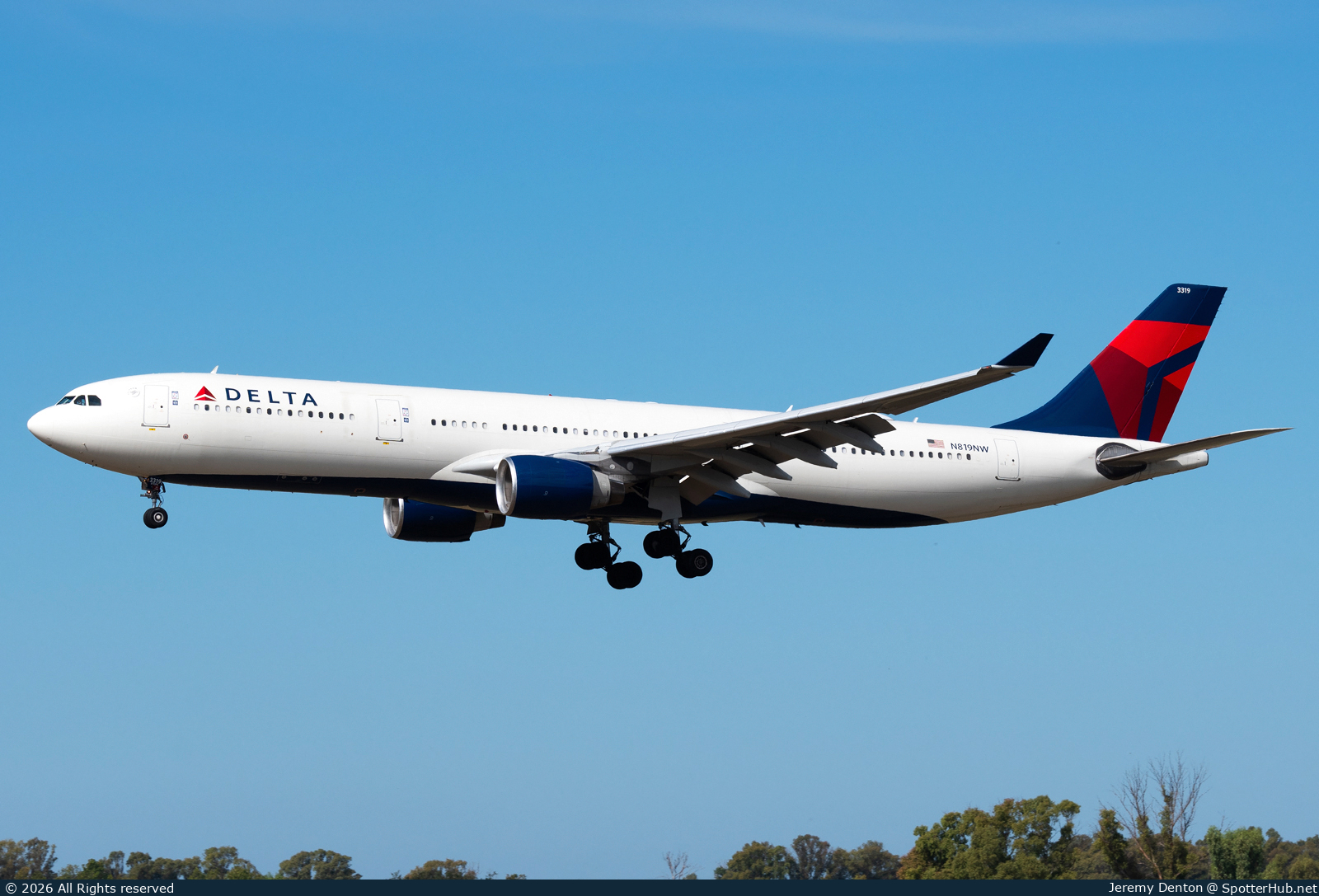 Photo of N819NW - Airbus A330-323 operated by Delta Air Lines