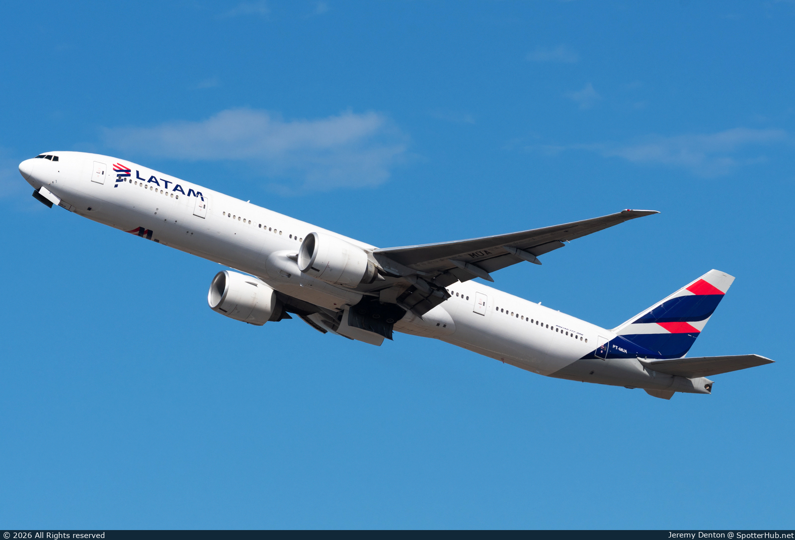 Photo of PT-MUA - Boeing 777-32W(ER) operated by LATAM Airlines Brasil
