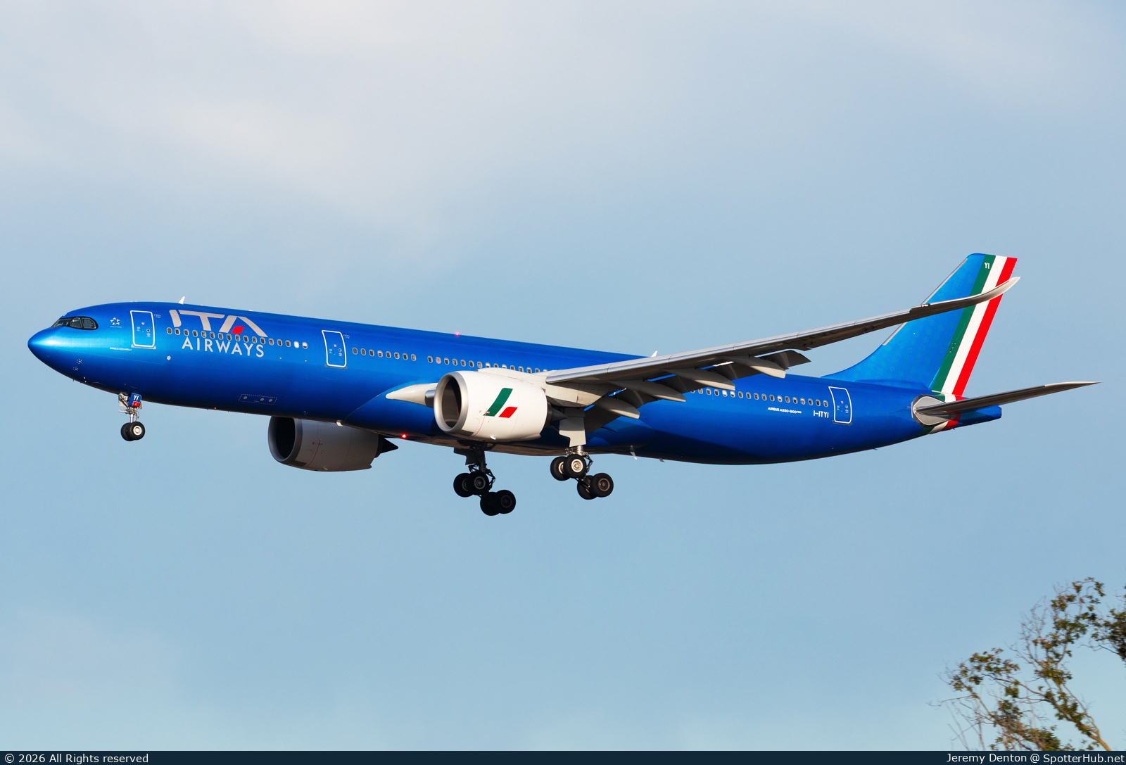 Photo of I-ITYI - Airbus A330-941 operated by ITA Airways