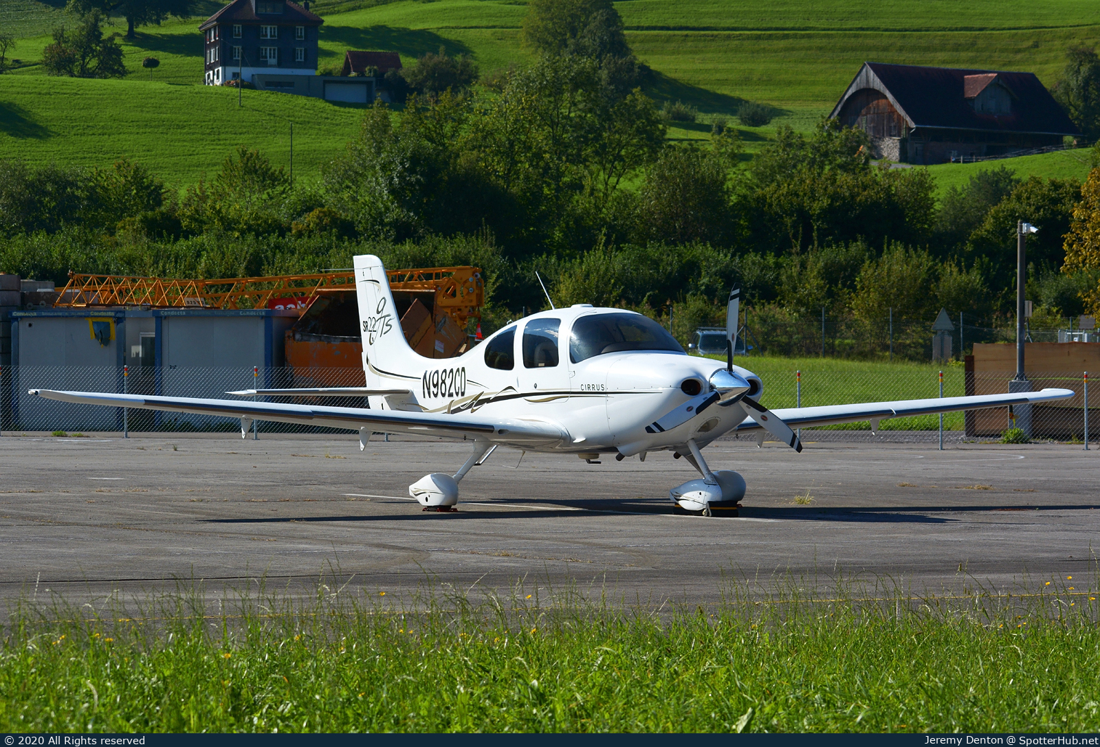 Photo of N982CD - Cirrus SR22 G2 GTS operated by Private