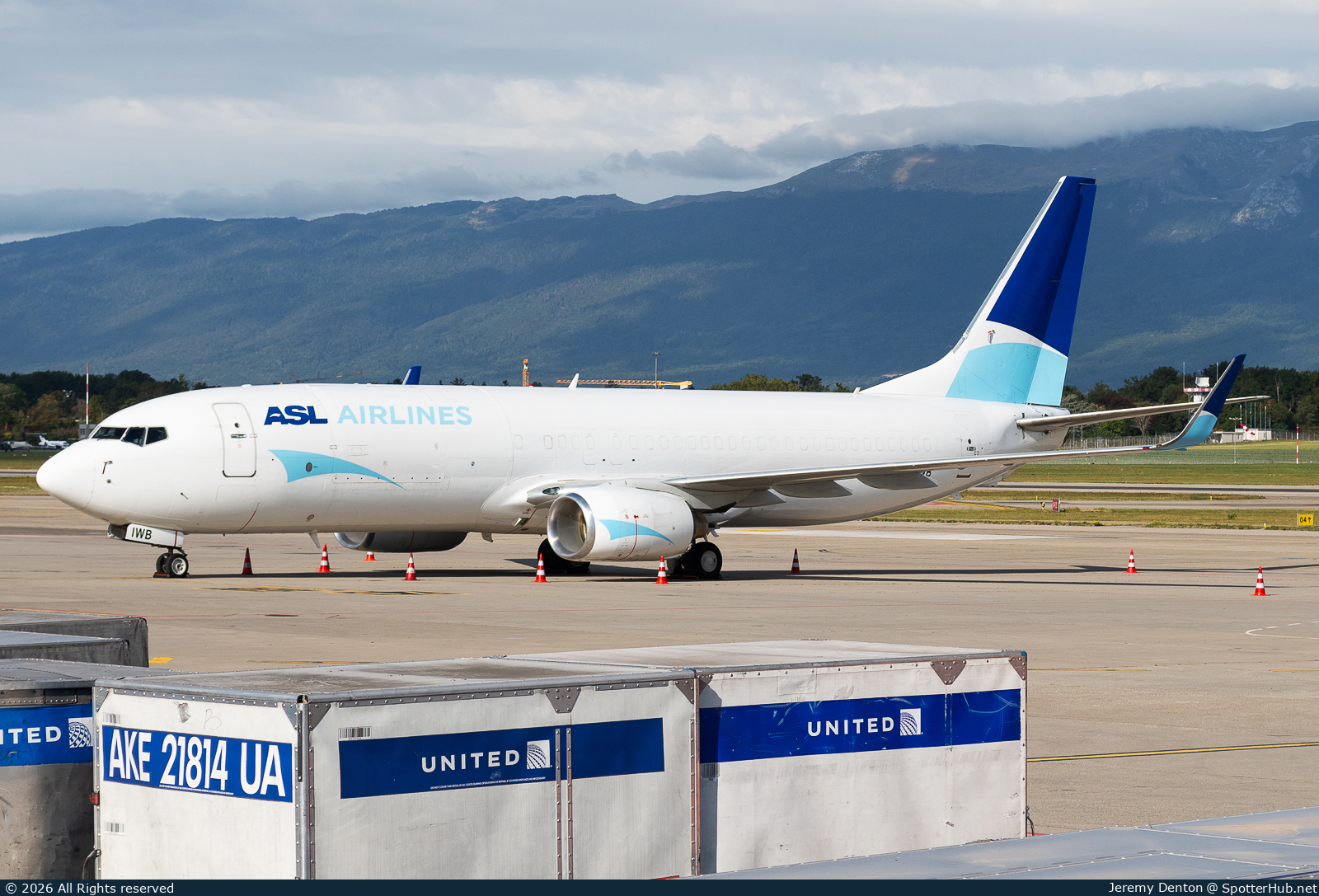 Photo of OE-IWB - Boeing 737-8AS(BCF) operated by ASL Airlines Belgium