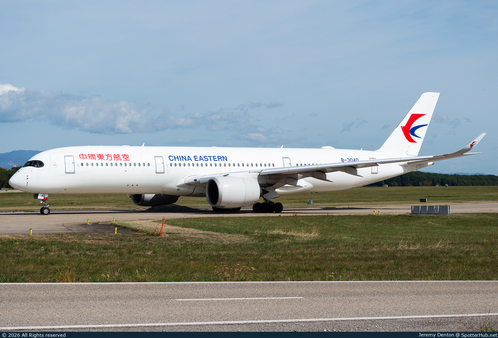 Photo of B-304D - Airbus A350-941 operated by China Eastern Airlines