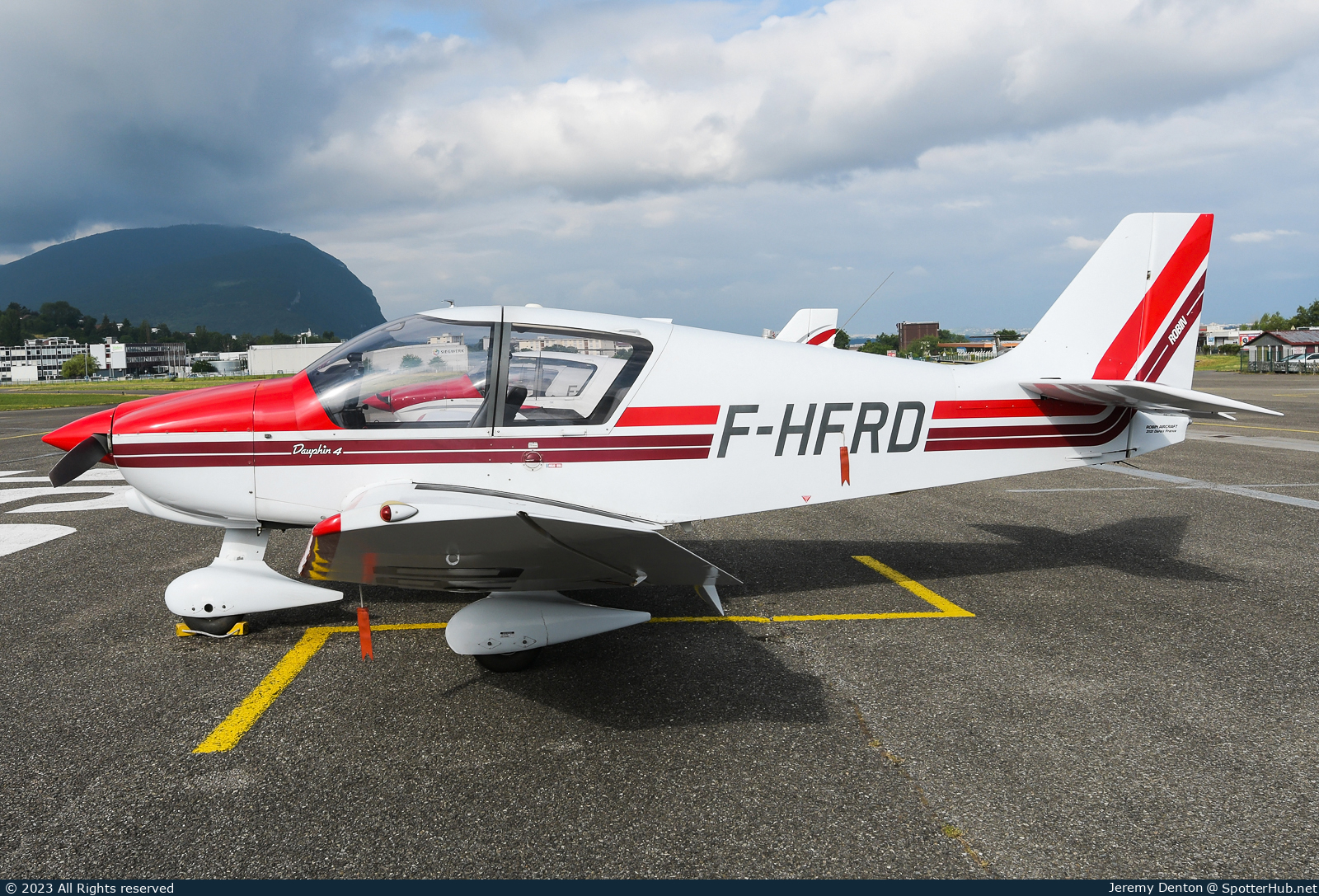 Photo of F-HFRD - Robin DR400/140B Dauphin 4 operated by Club Aéronautique d'Annemasse