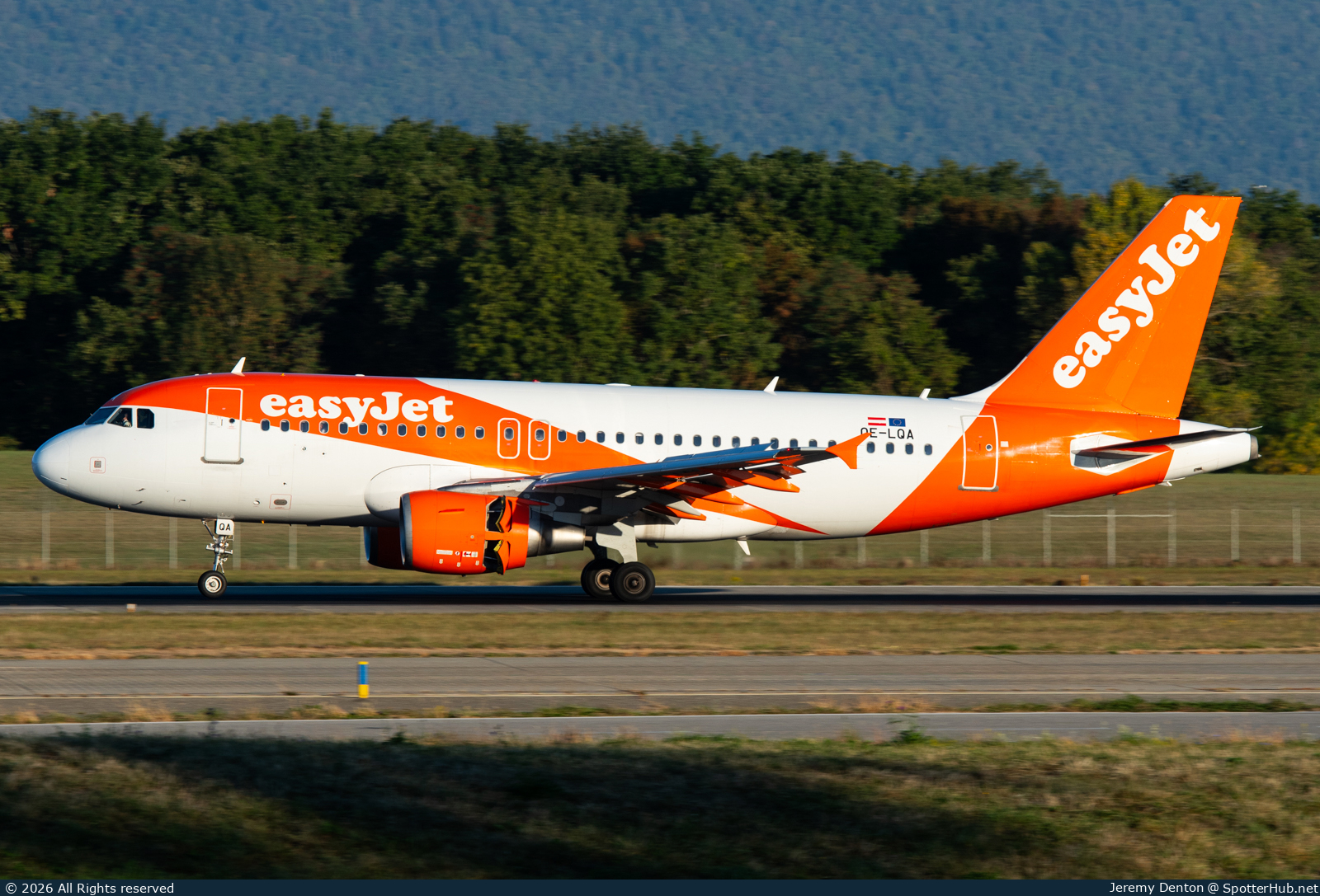 Photo of OE-LQA - Airbus A319-111 operated by easyJet Europe