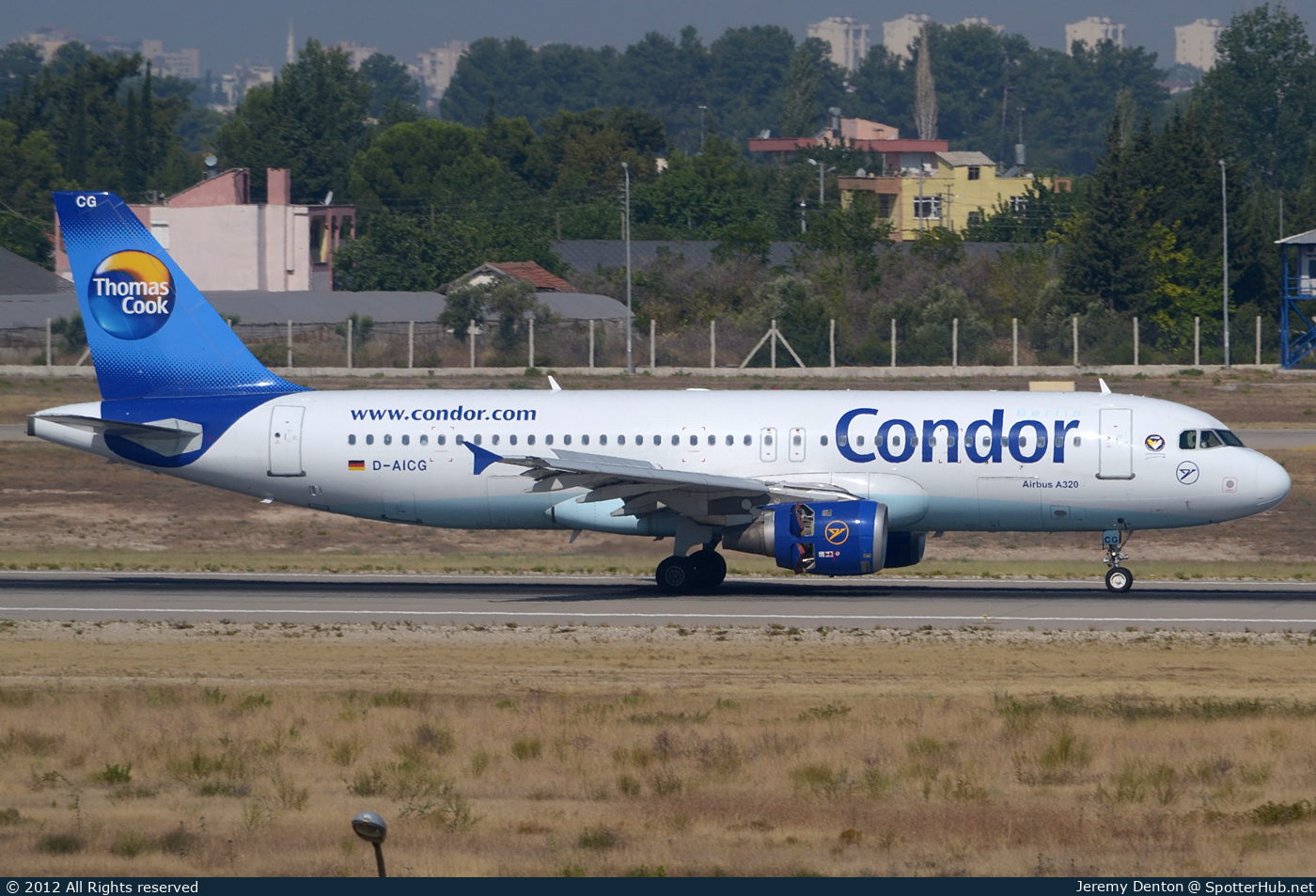 Photo of D-AICG - Airbus A320-212 operated by Condor