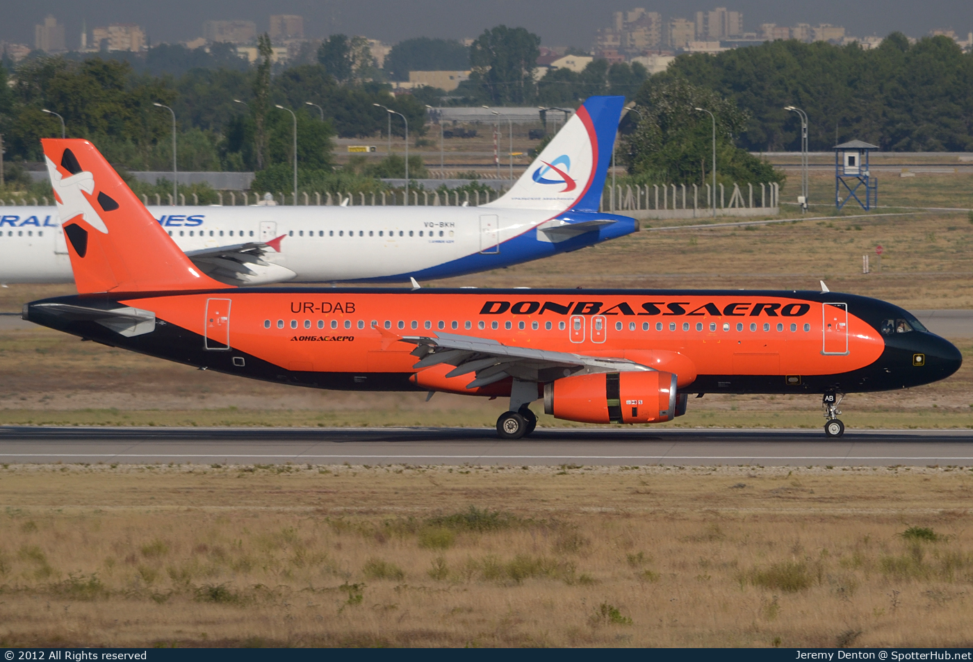 Photo of UR-DAB - Airbus A320-231 operated by Donbassaero