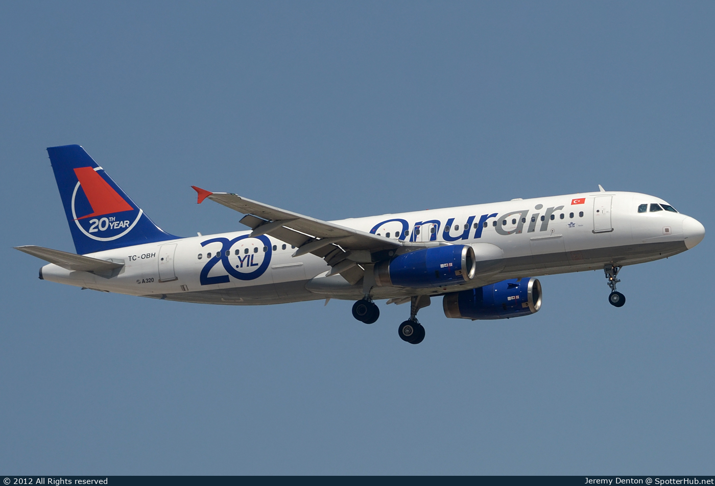 Photo of TC-OBH - Airbus A320-233 operated by Onur Air