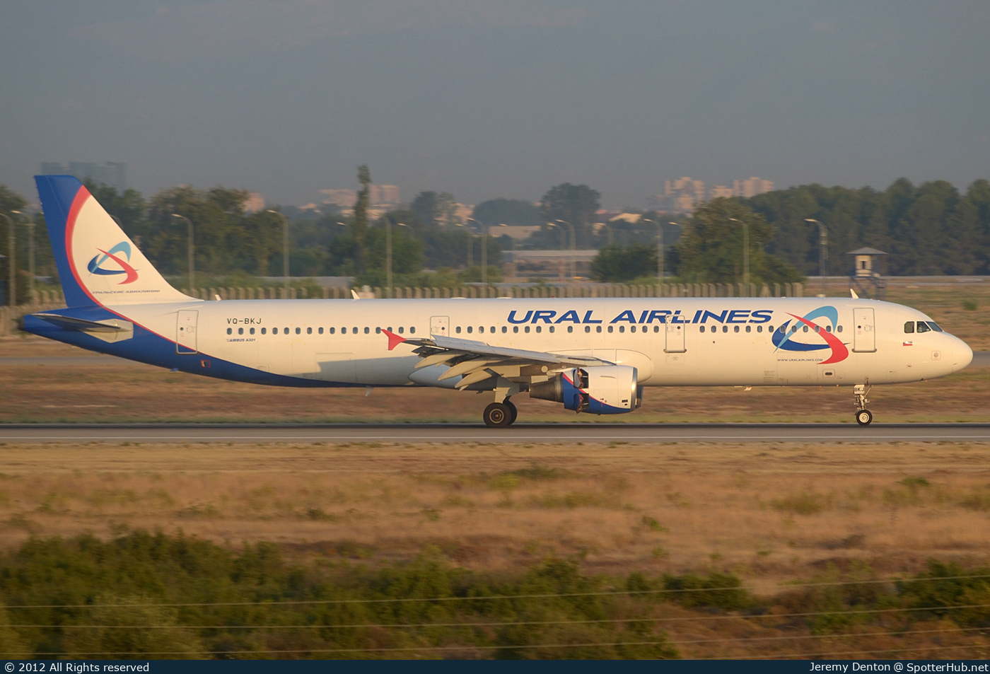 Photo of VQ-BKJ - Airbus A321-211 operated by Ural Airlines
