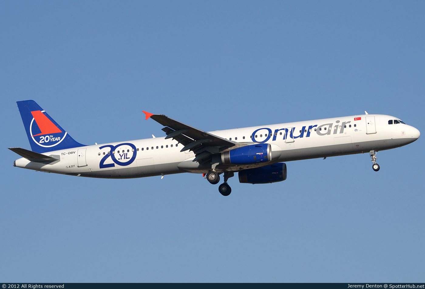 Photo of TC-OBV - Airbus A321-231 operated by Onur Air