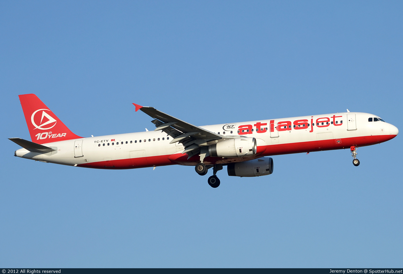 Photo of TC-ETV - Airbus A321-231 operated by Atlasjet