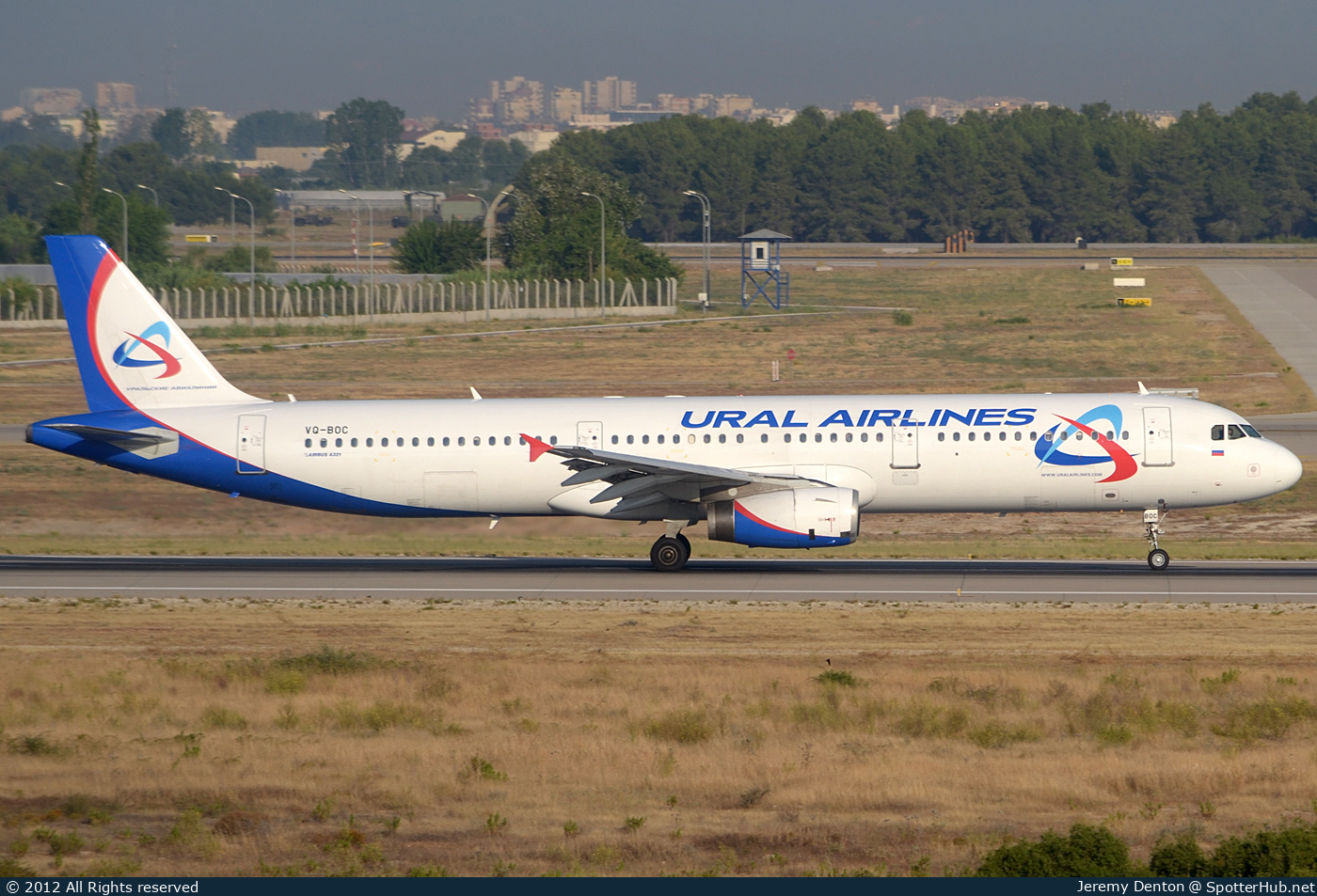 Photo of VQ-BOC - Airbus A321-231 operated by Ural Airlines