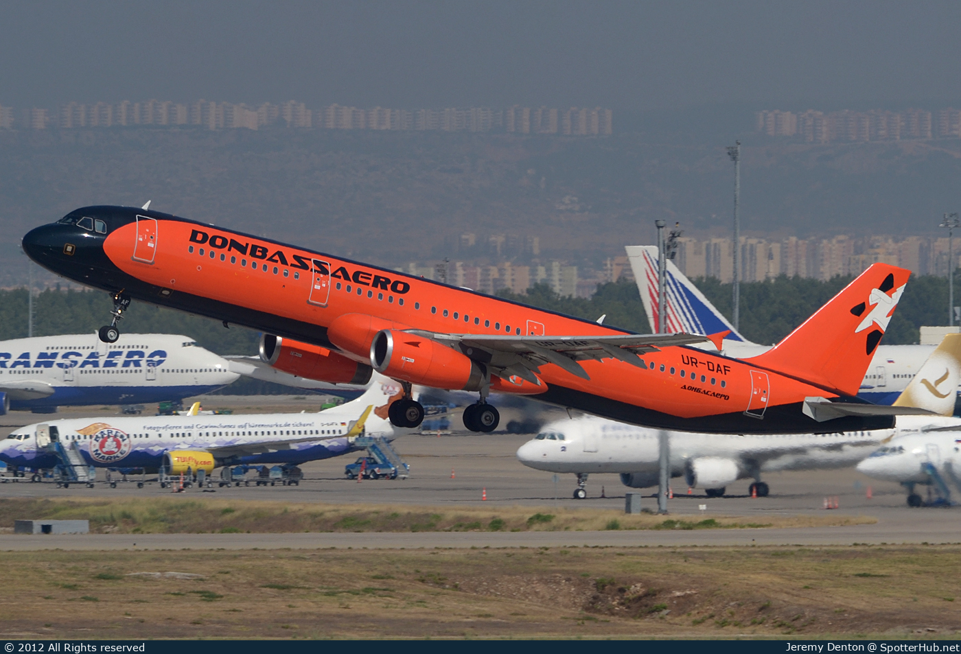 Photo of UR-DAF - Airbus A321-231 operated by Donbassaero