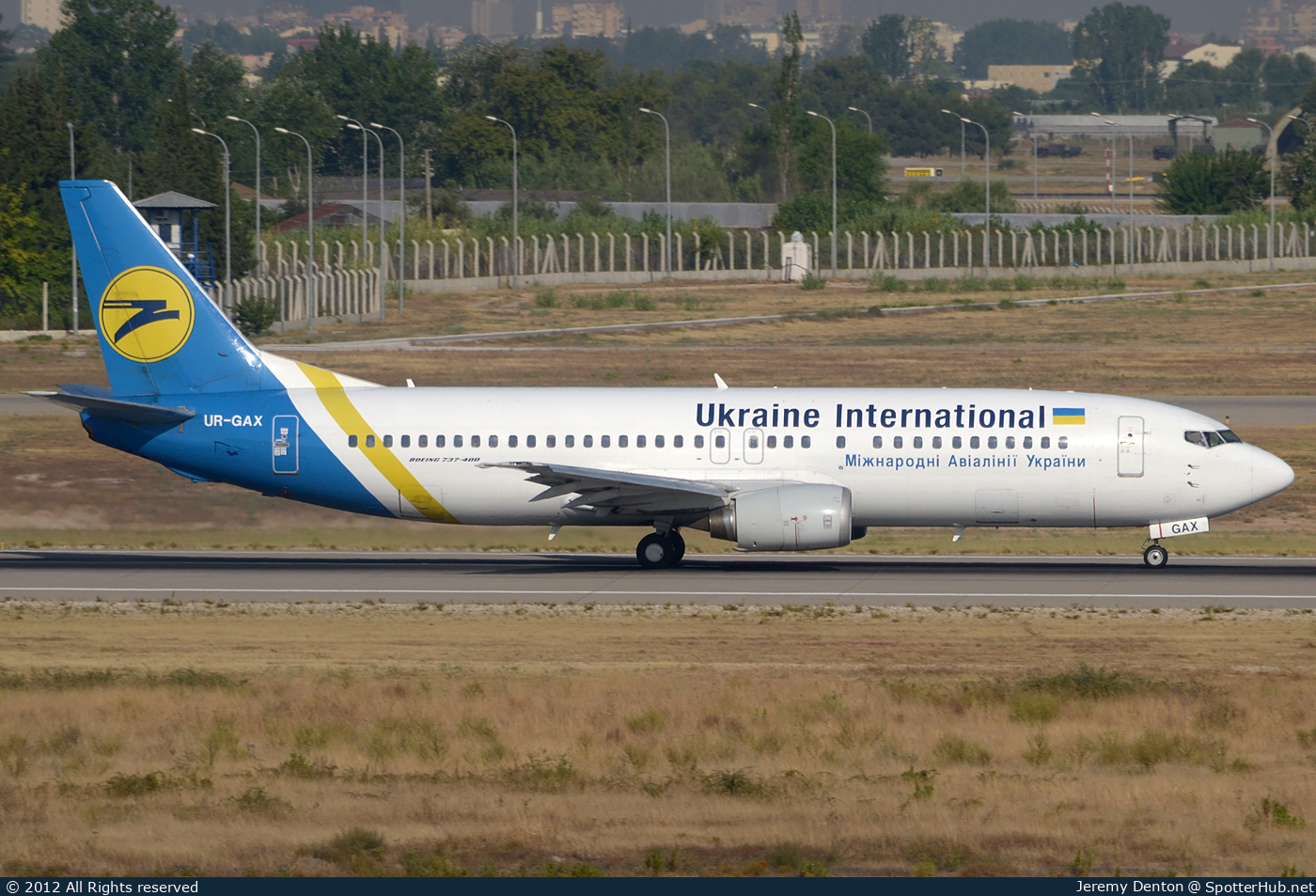 Photo of UR-GAX - Boeing 737-4Y0 operated by Ukraine International Airlines