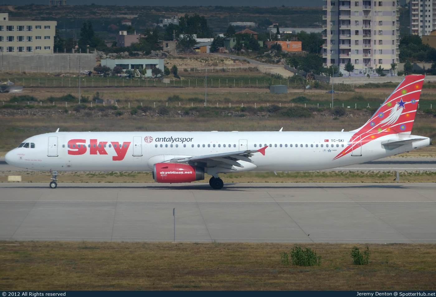 Photo of TC-SKI - Airbus A321-231 operated by Sky Airlines