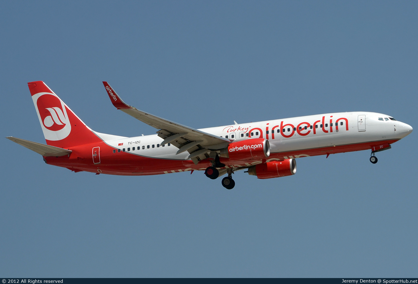 Photo of TC-IZC - Boeing 737-86J operated by Air Berlin Turkey
