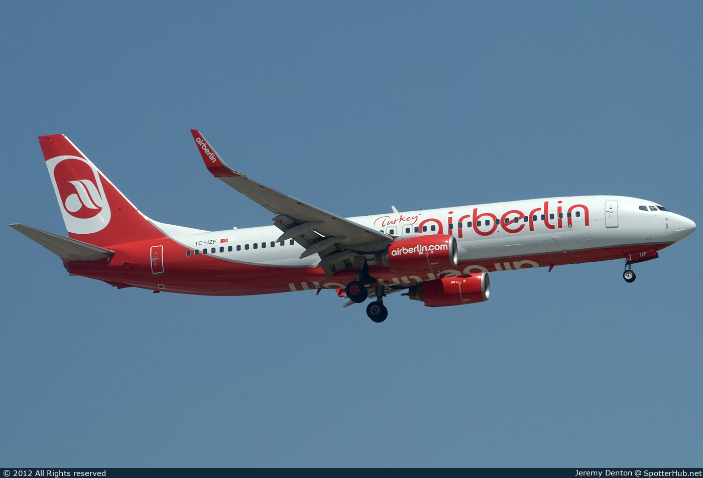 Photo of TC-IZF - Boeing 737-86J operated by Air Berlin Turkey