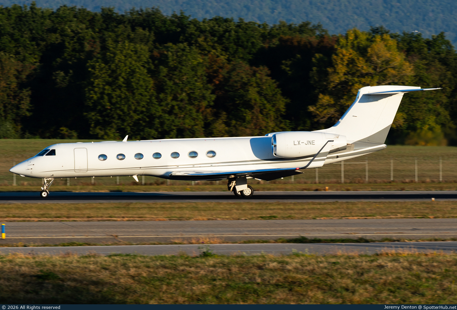 Photo of LX-JNE - Gulfstream GV-SP (G550) operated by Global Jet Luxembourg