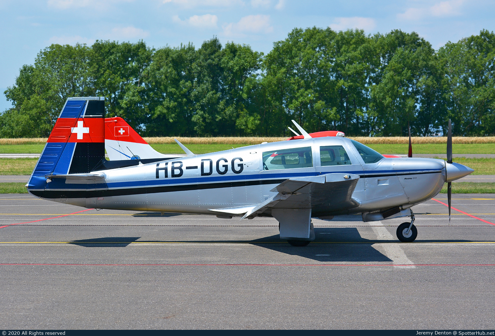 Photo of HB-DGG - Mooney M20J 201 operated by Private