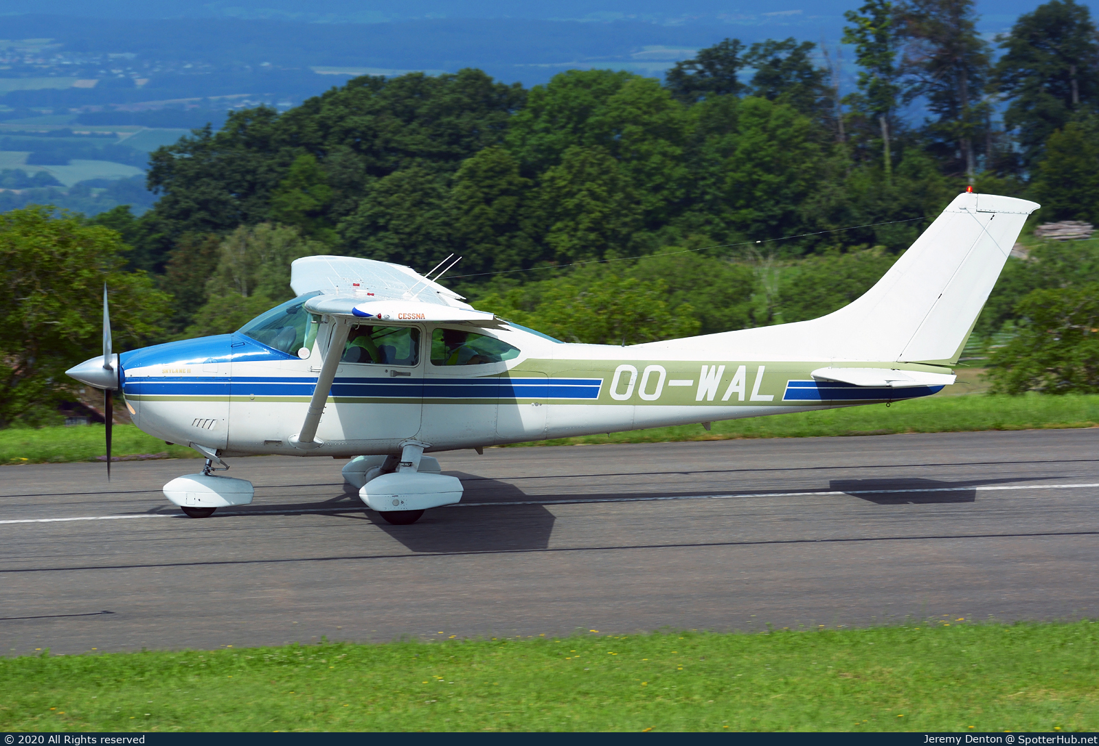 Photo of OO-WAL - Cessna 182R Skylane II operated by Walair