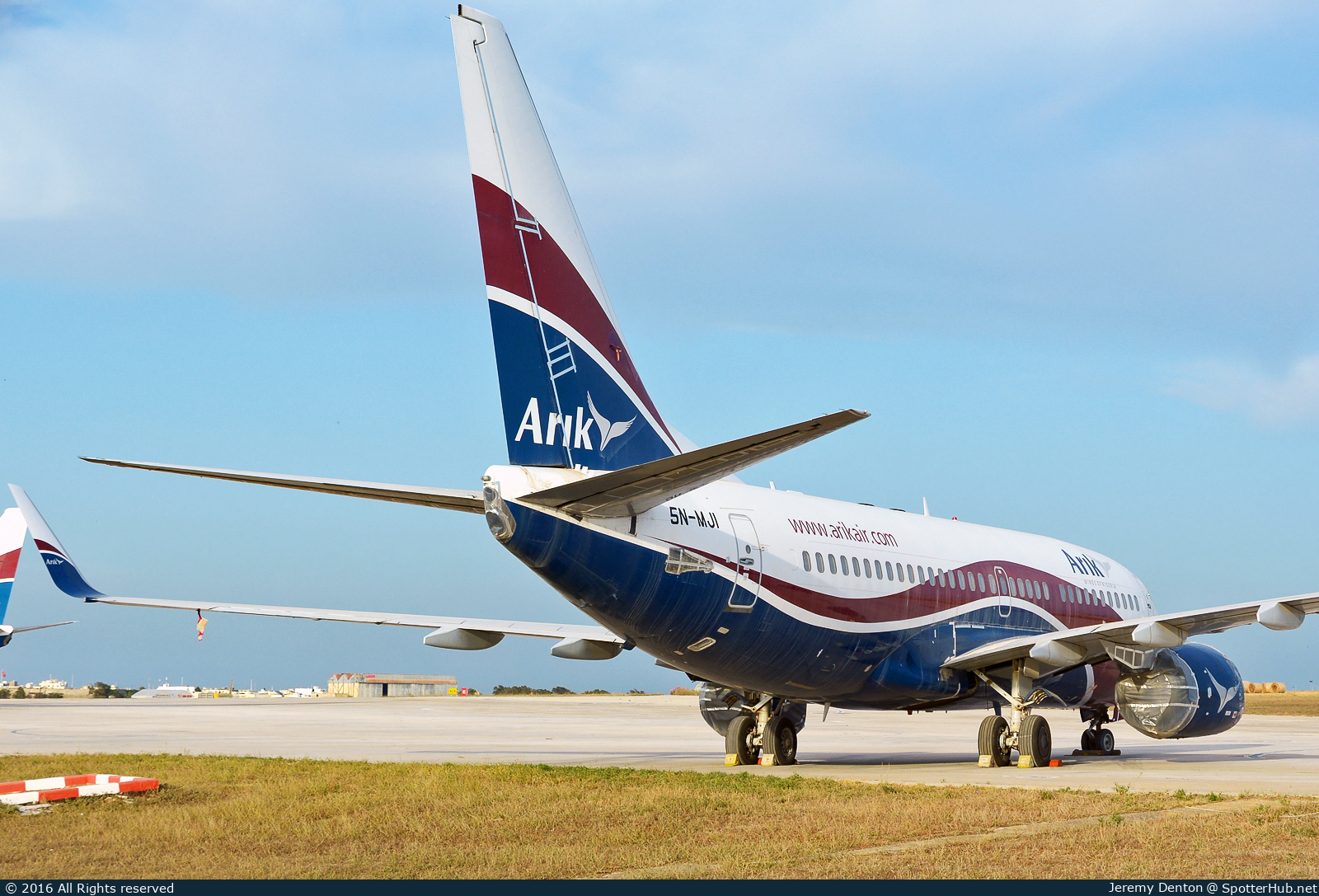 Photo of 5N-MJI - Boeing 737-76N operated by Arik Air
