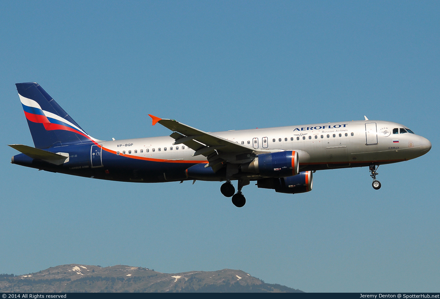 Photo of VP-BQP - Airbus A320-214 operated by Aeroflot