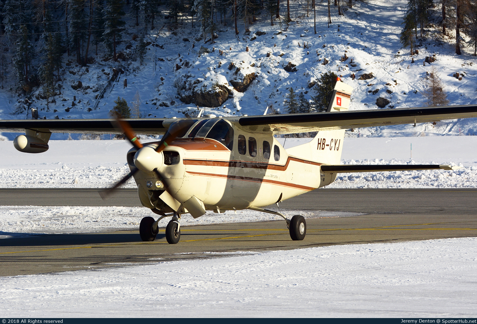 Photo of HB-CYJ - Cessna P210R Pressurized Centurion II operated by alpaviation