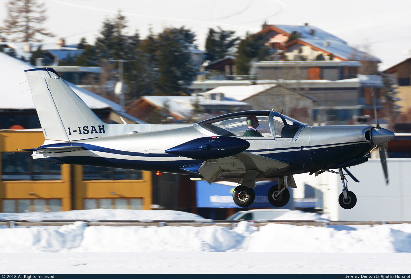 Photo of I-ISAH - SIAI-Marchetti SF.260D operated by Private