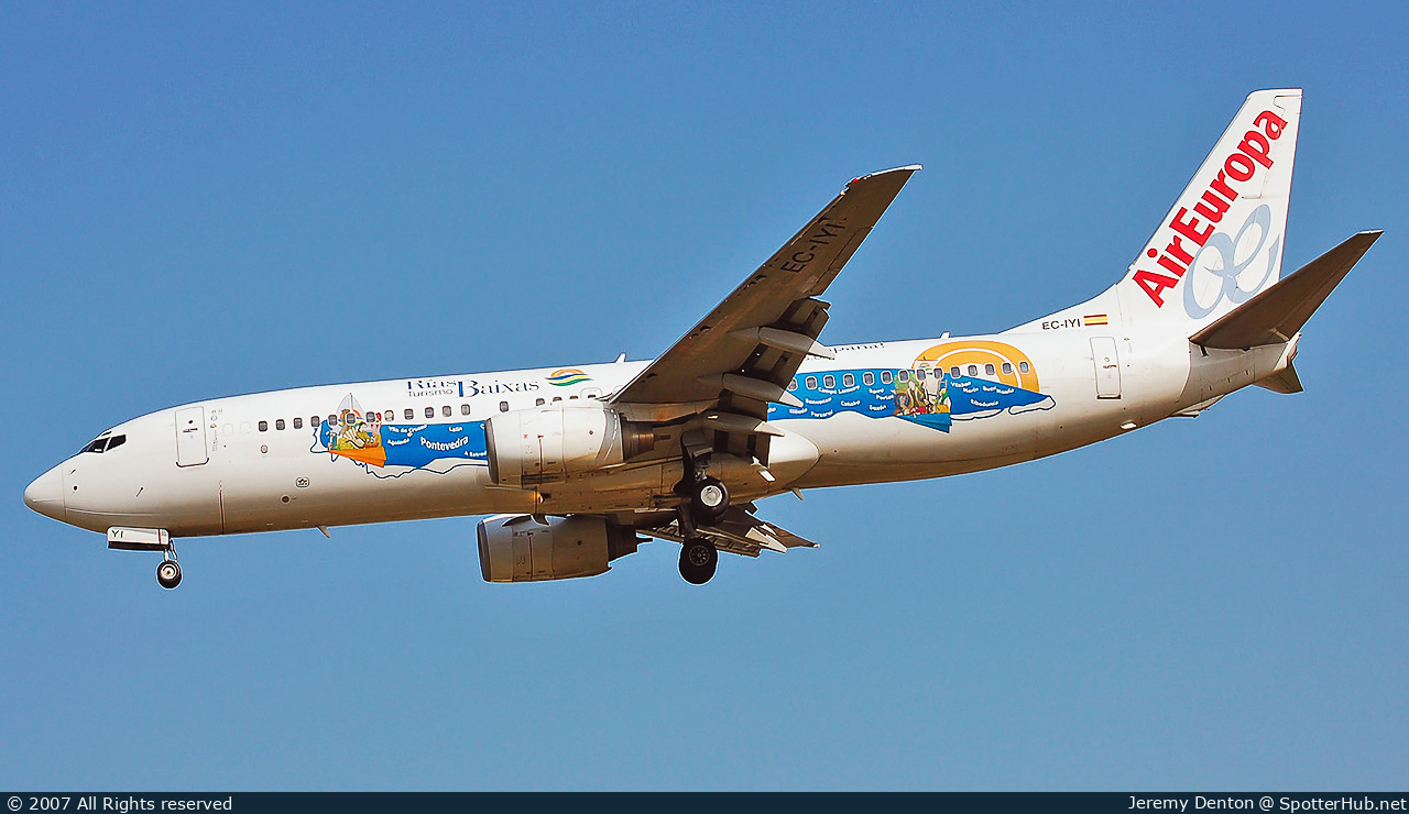 Photo of EC-IYI - Boeing 737-883 operated by Air Europa