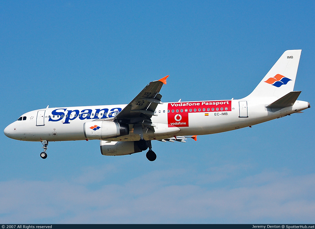 Photo of EC-IMB - Airbus A320-232 operated by Spanair